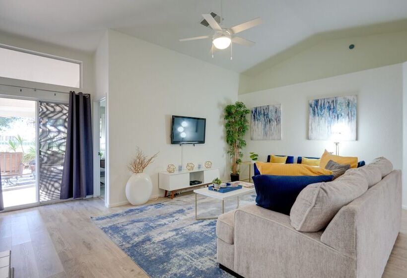 Glendale Home On A Golf Course W/ Patio & Views!