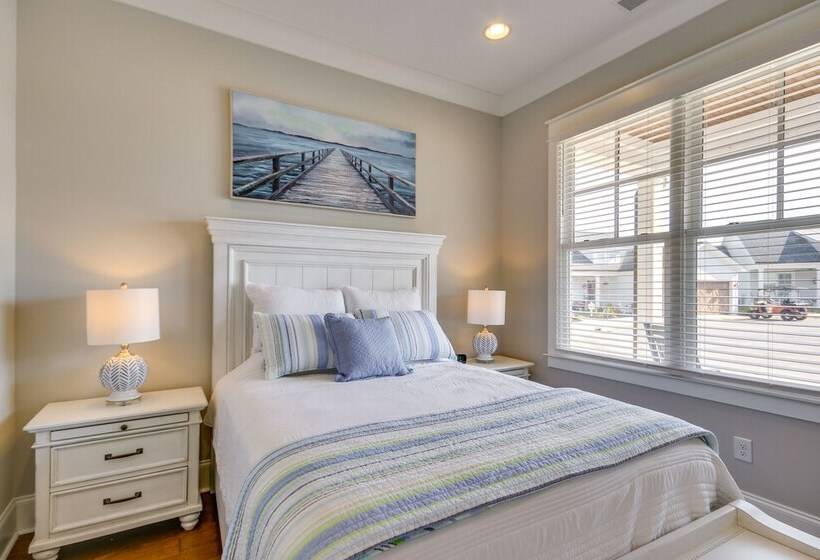 Lake Access & Boat Slip: Greenwood Cottage!