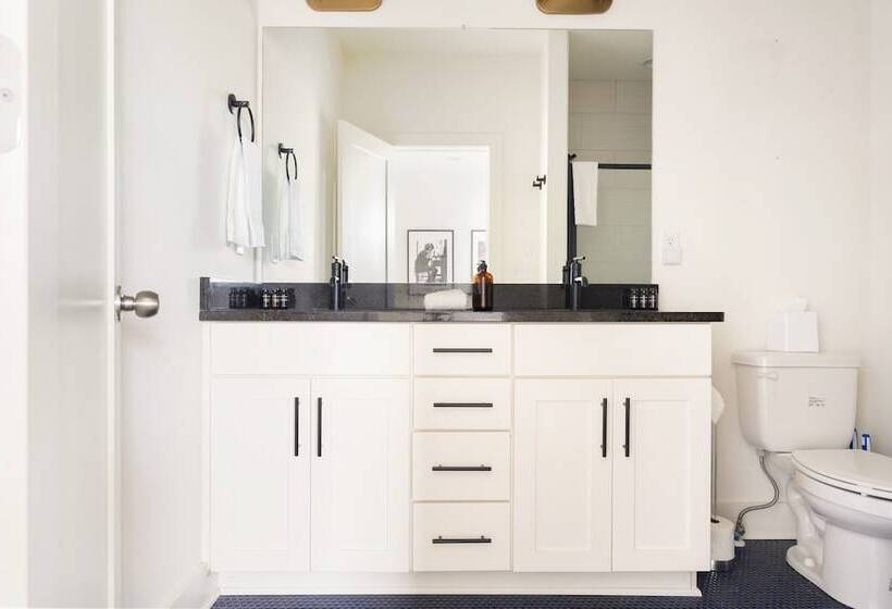 Hart Suite 2 By Avantstay Gorgeous Town House W/ Modern Amenities In Nashville!