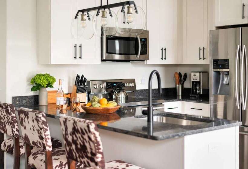 Hart Suite 2 By Avantstay Gorgeous Town House W/ Modern Amenities In Nashville!