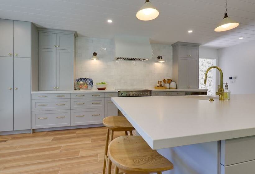 Heavenly Sonoma Country Home: Garden, Pool & Spa!