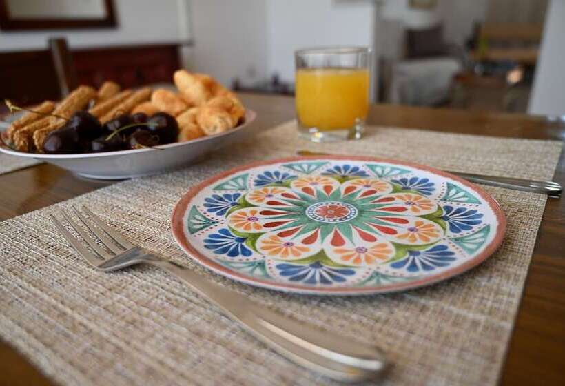 Helena Apartments In Paradisi