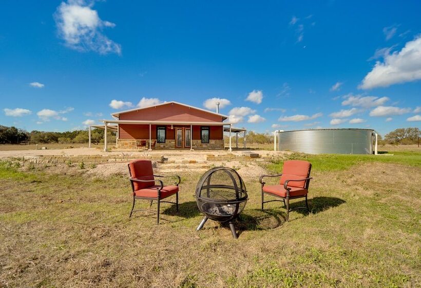 Hill Country Retreat: 100 Acre Ranch Near Wineries