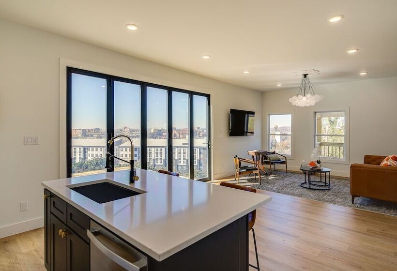 Hilltop Tennessee Retreat: Neyland Stadium Views!