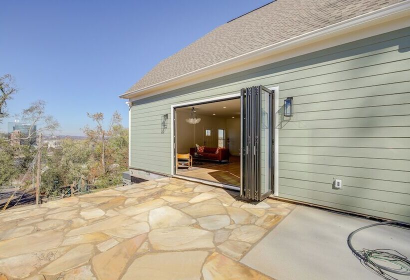 Hilltop Tennessee Retreat: Neyland Stadium Views!