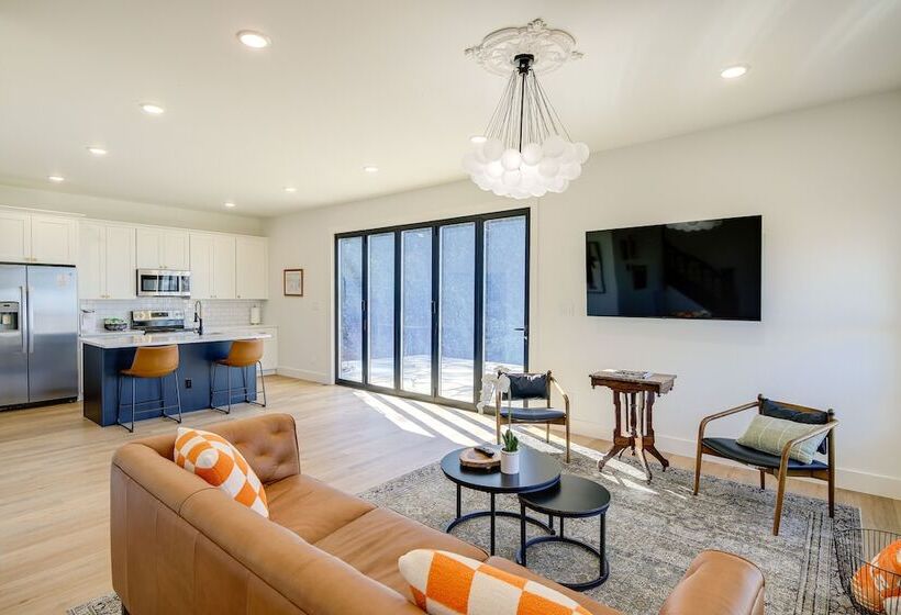 Hilltop Tennessee Retreat: Neyland Stadium Views!