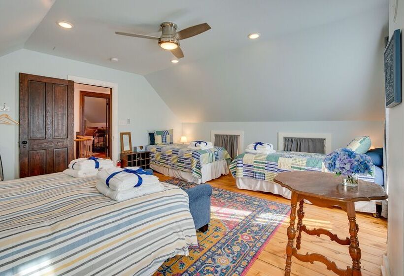 Historic Atchison Farmhouse W/ Patio Near Downtown