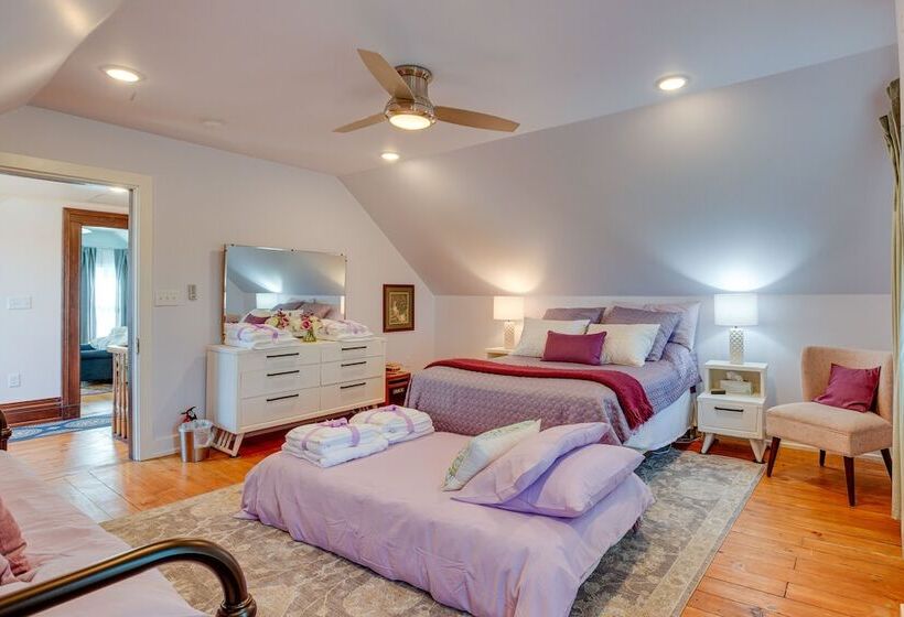 Historic Atchison Farmhouse W/ Patio Near Downtown