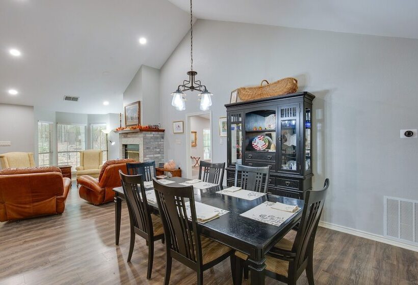 Holly Lake Retreat W/ 3 Community Pools & Yard