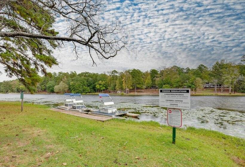 Holly Lake Retreat W/ 3 Community Pools & Yard