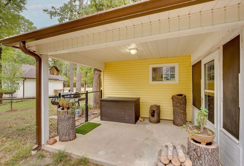 Holly Lake Retreat W/ 3 Community Pools & Yard