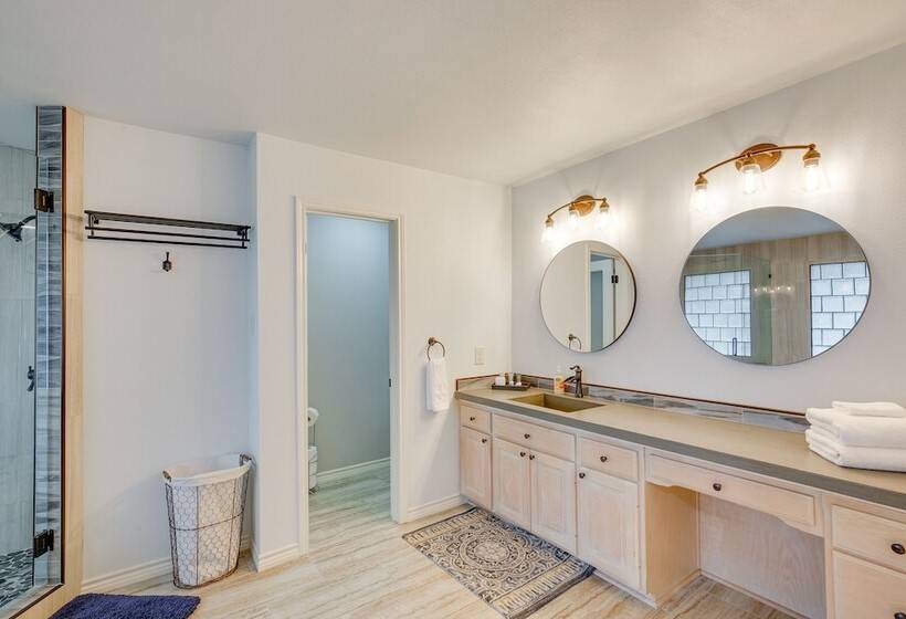 Holly Lake Retreat W/ 3 Community Pools & Yard