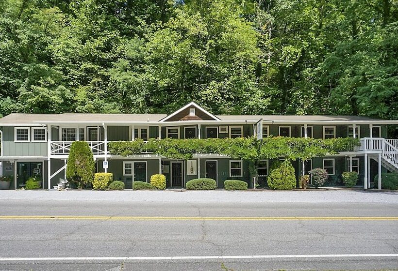 Hickory Falls Inn