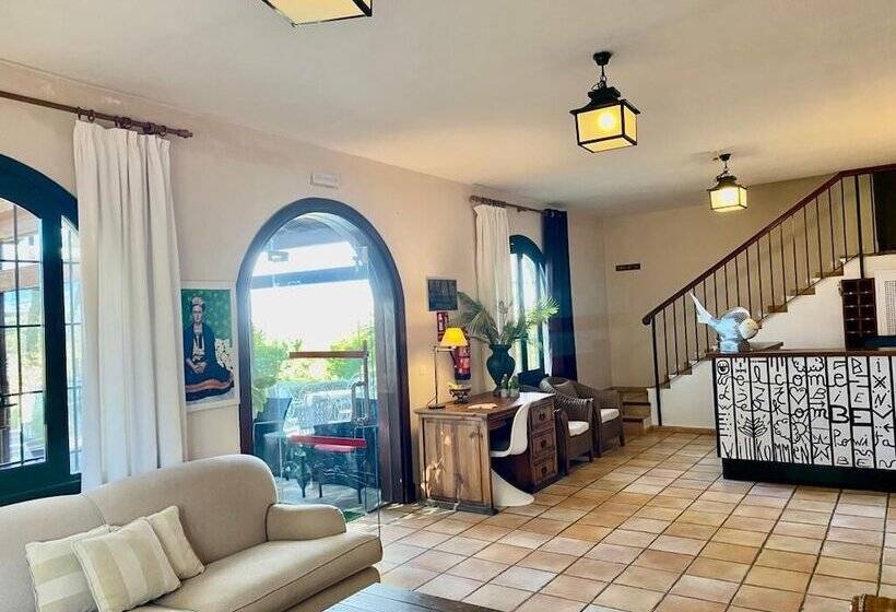 Хостел Rural Castillo De Biar