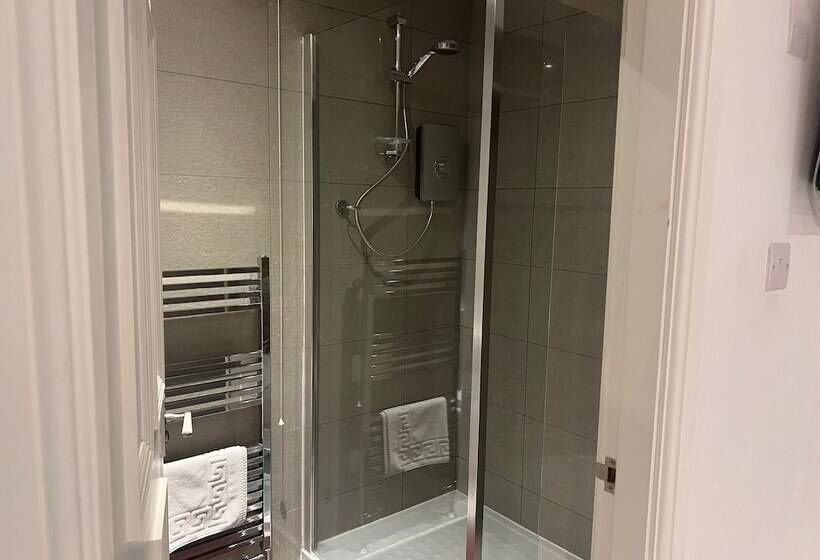 פונדק The Griffin