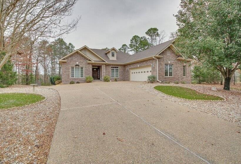 Hot Springs Village Getaway: Golf, Hike, Bike!