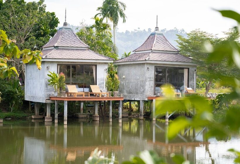 ホテル Anodard Phuket