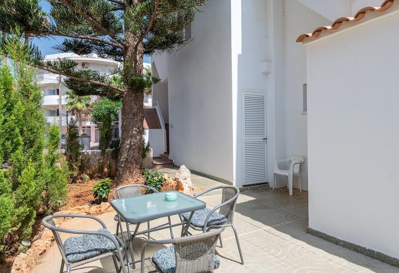 هتل Apartamentos Marivent