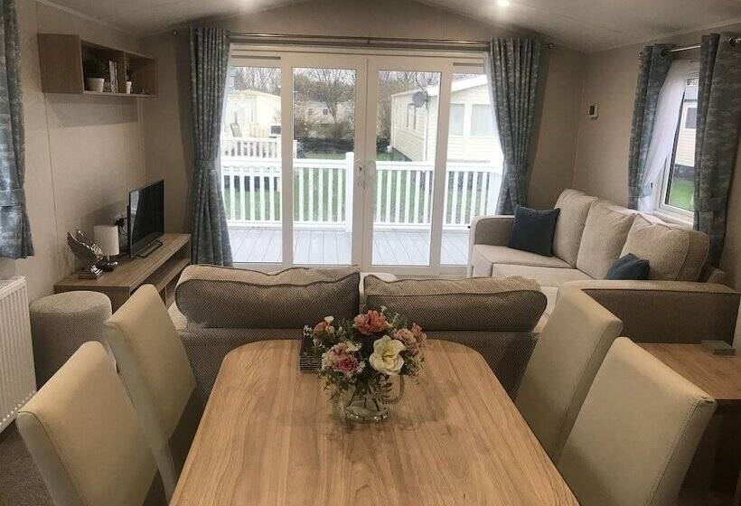 فندق Captivating 3 Bed Brand New Luxury Caravan