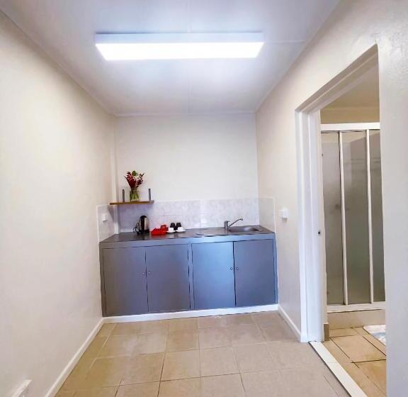 هتل Coconut Palms Resort & Diamond Casino