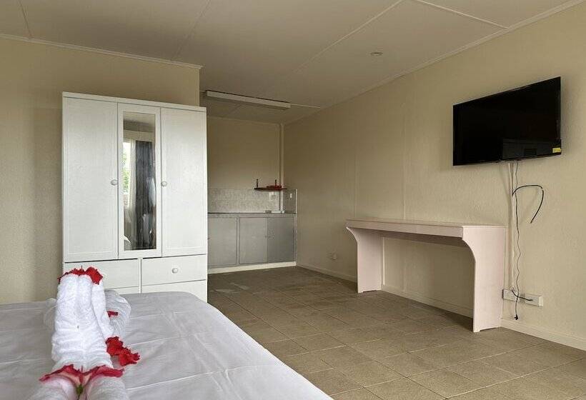 هتل Coconut Palms Resort & Diamond Casino