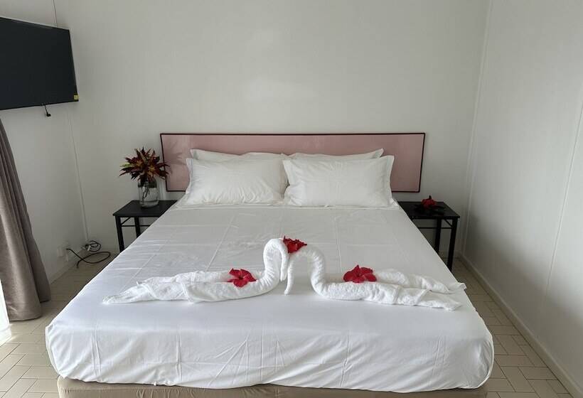 هتل Coconut Palms Resort & Diamond Casino