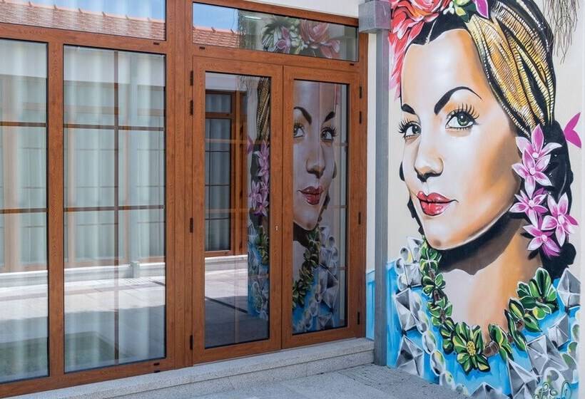 ホテル Constance House