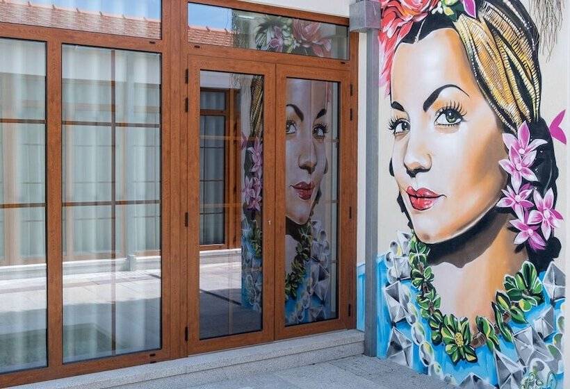 ホテル Constance House