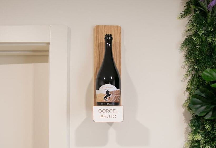 فندق Constance House