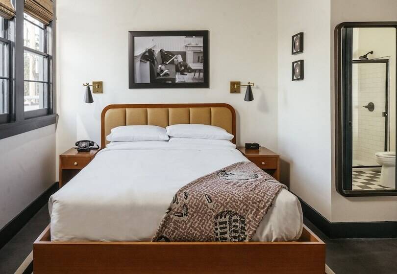 בית מלון כפרי Dew Drop Inn