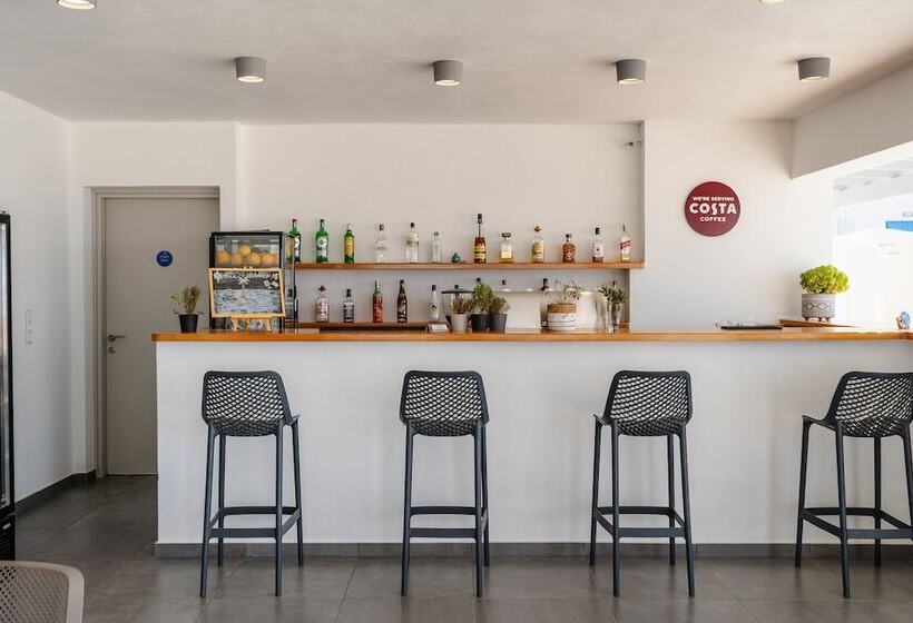 בית מלון כפרי Evripus Suites