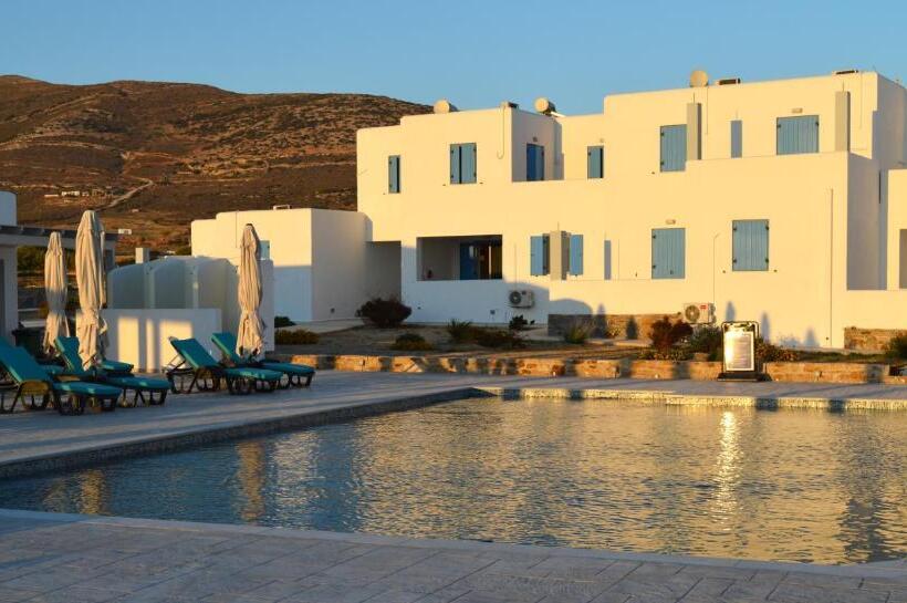 בית מלון כפרי Evripus Suites