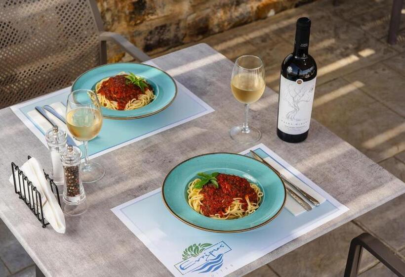 בית מלון כפרי Evripus Suites