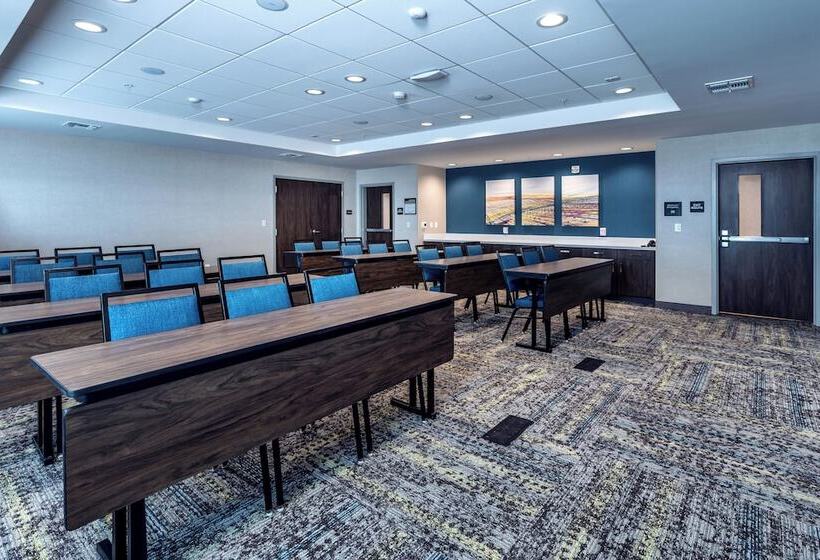 호텔 Hampton Inn & Suites Bakersfield Central