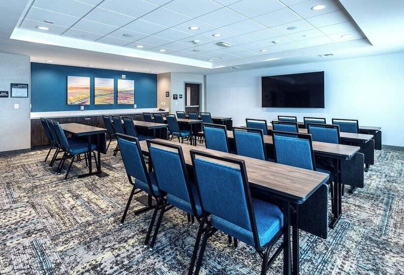 호텔 Hampton Inn & Suites Bakersfield Central