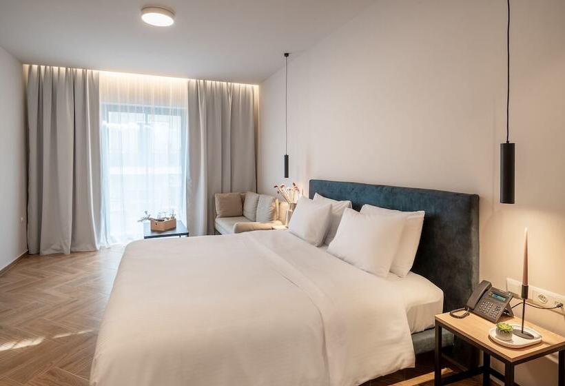 ホテル Ira   ηρα