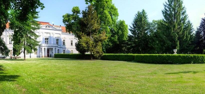 فندق Kaštieľ Mojmírovce