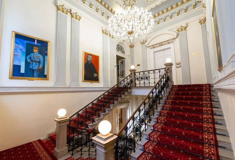 فندق Kaštieľ Mojmírovce