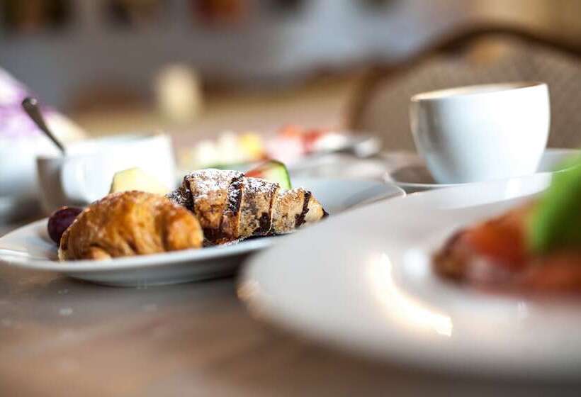 فندق Kaštieľ Mojmírovce