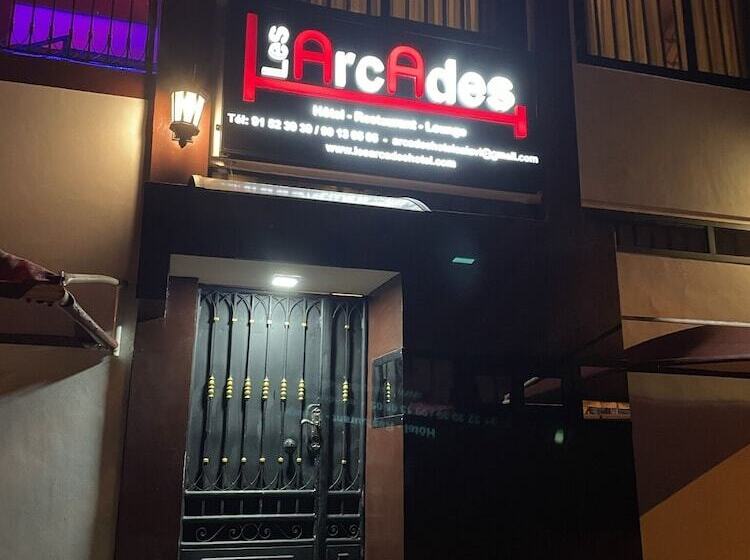 Otel Les Arcades