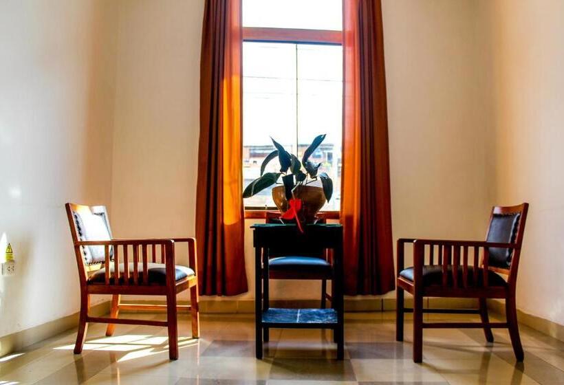 هتل Los Andes Suite Cajamarca