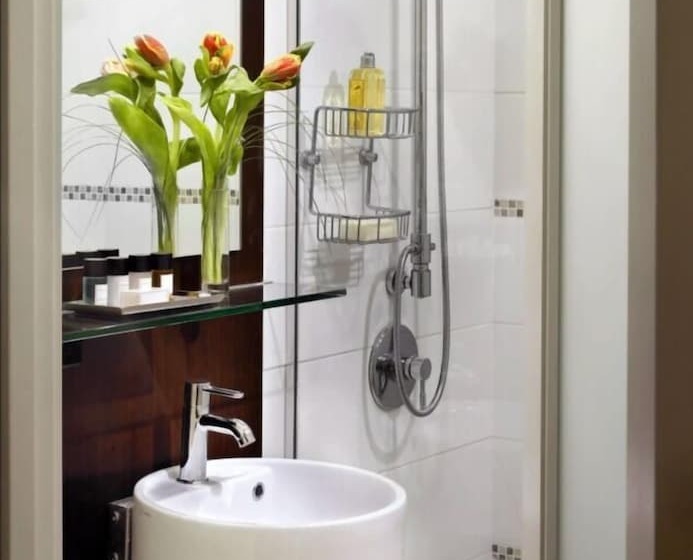 هتل Magnificent Mile Suites