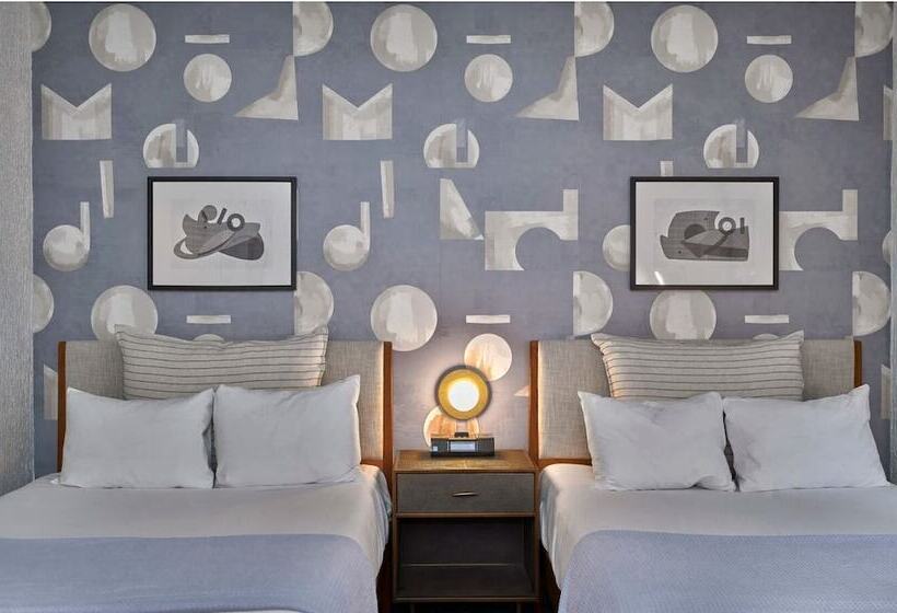 هتل Magnificent Mile Suites