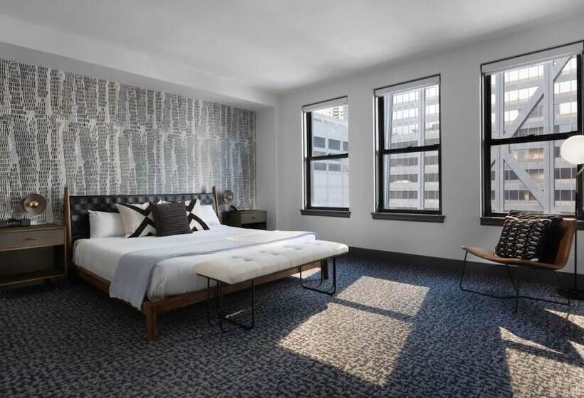 هتل Magnificent Mile Suites