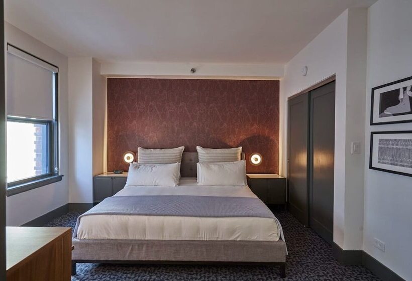 هتل Magnificent Mile Suites