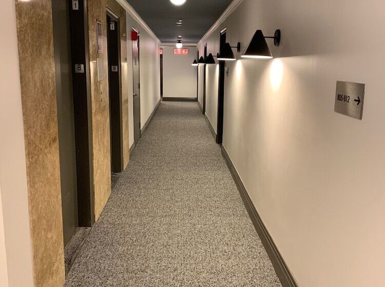 هتل Magnificent Mile Suites