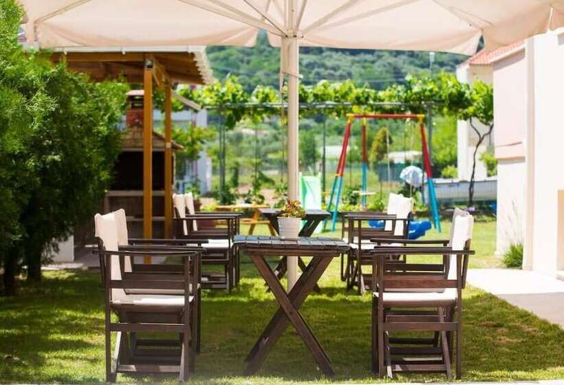 ホテル Nikolas Studios