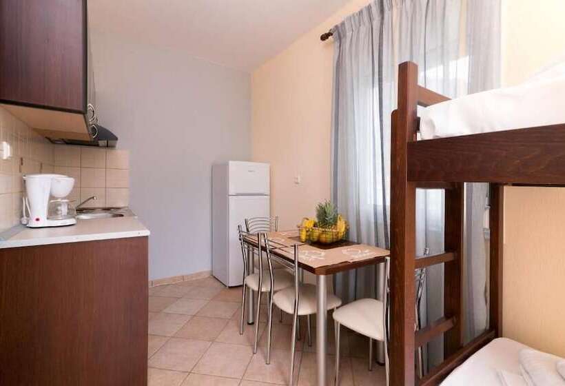 ホテル Nikolas Studios