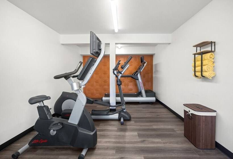 فندق Orange Grove Inn