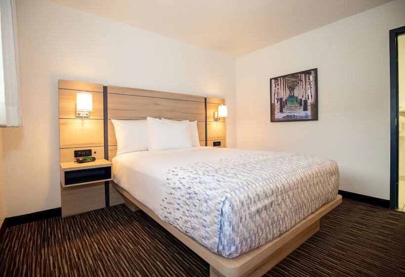 فندق Orange Grove Inn